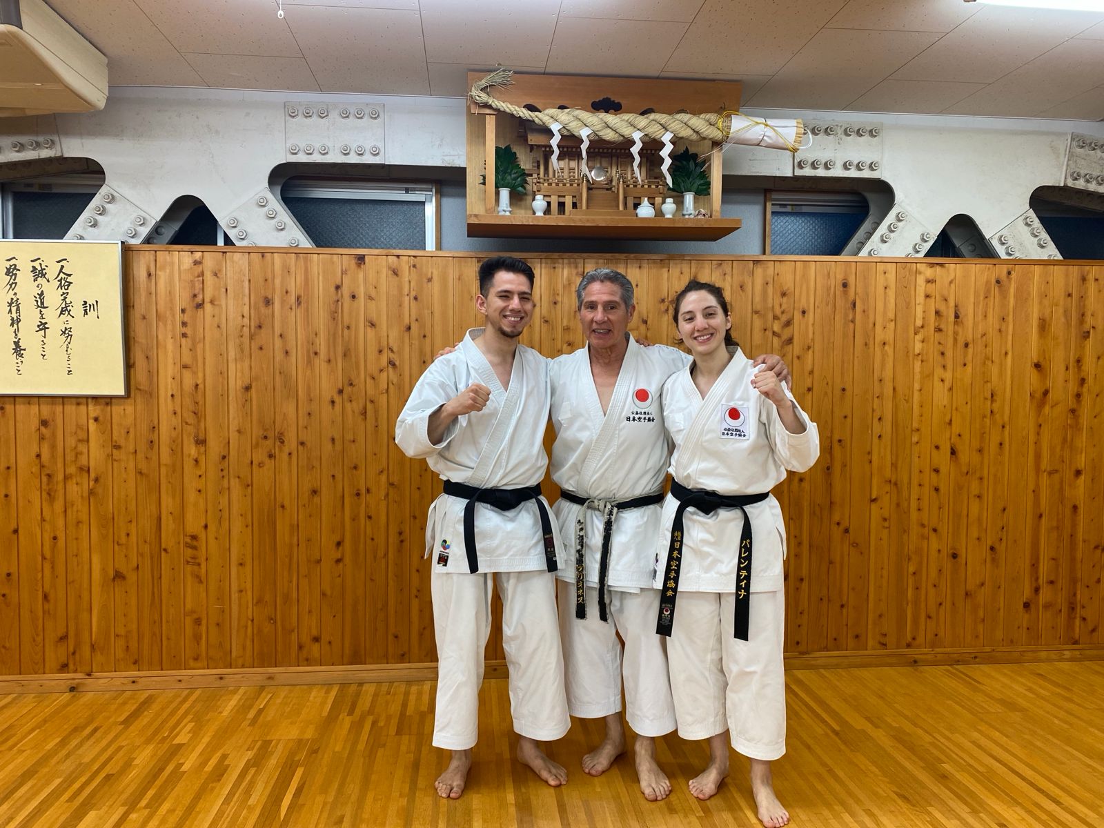 Entrenamiento de Karate en el Dojo Dragones de la Reina